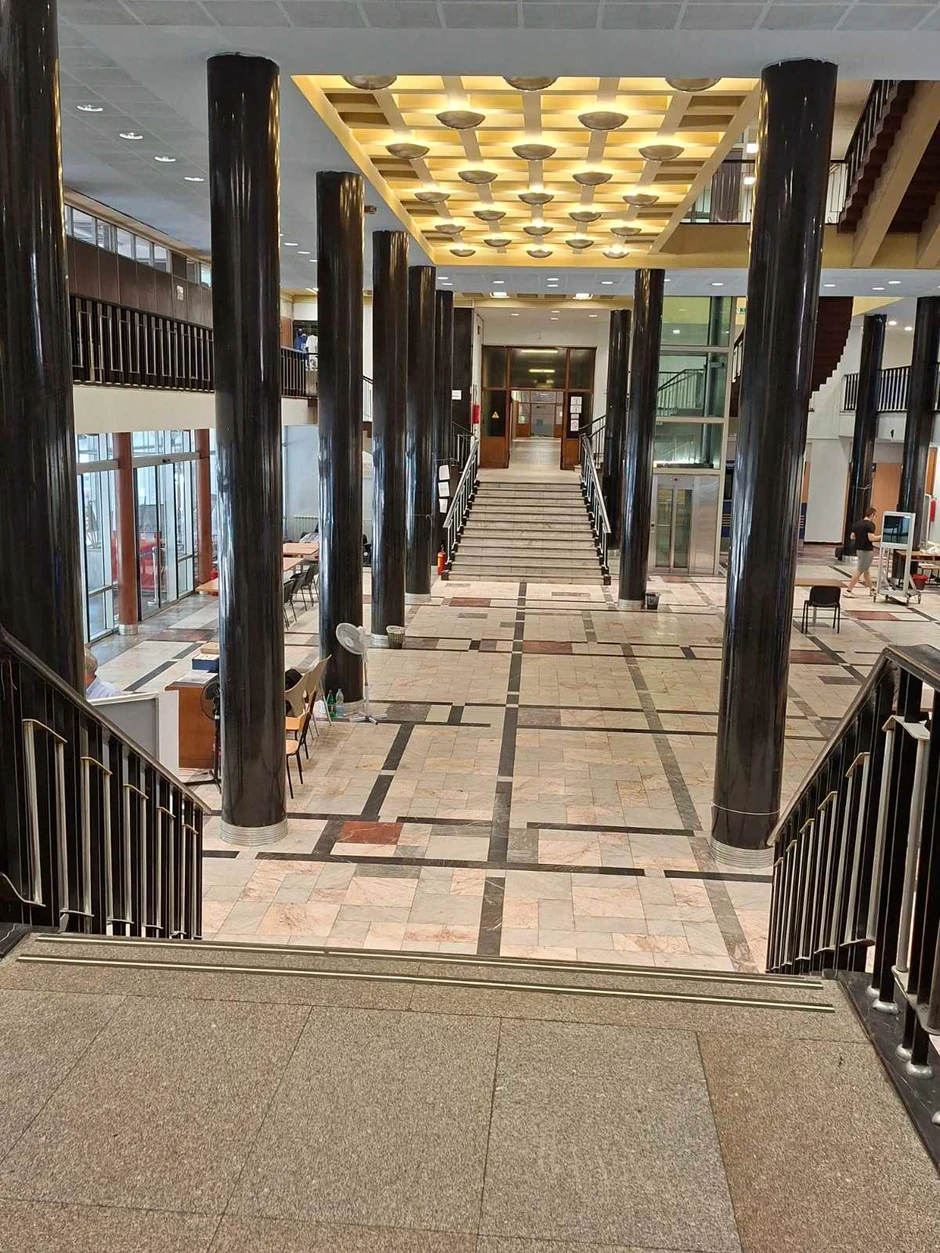 Hol Mašinskog fakulteta