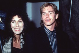 Šer se oprostila na mrežama od  BIVŠEG LJUBAVNIKA Vala Kilmera: Holivud se SABLAŽNJAVAO zbog njihove veze, volela ga je kao Boga, a on ju je BEZDUŠNO OSTAVIO