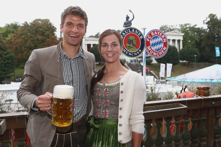 Thomas Mueller z żoną