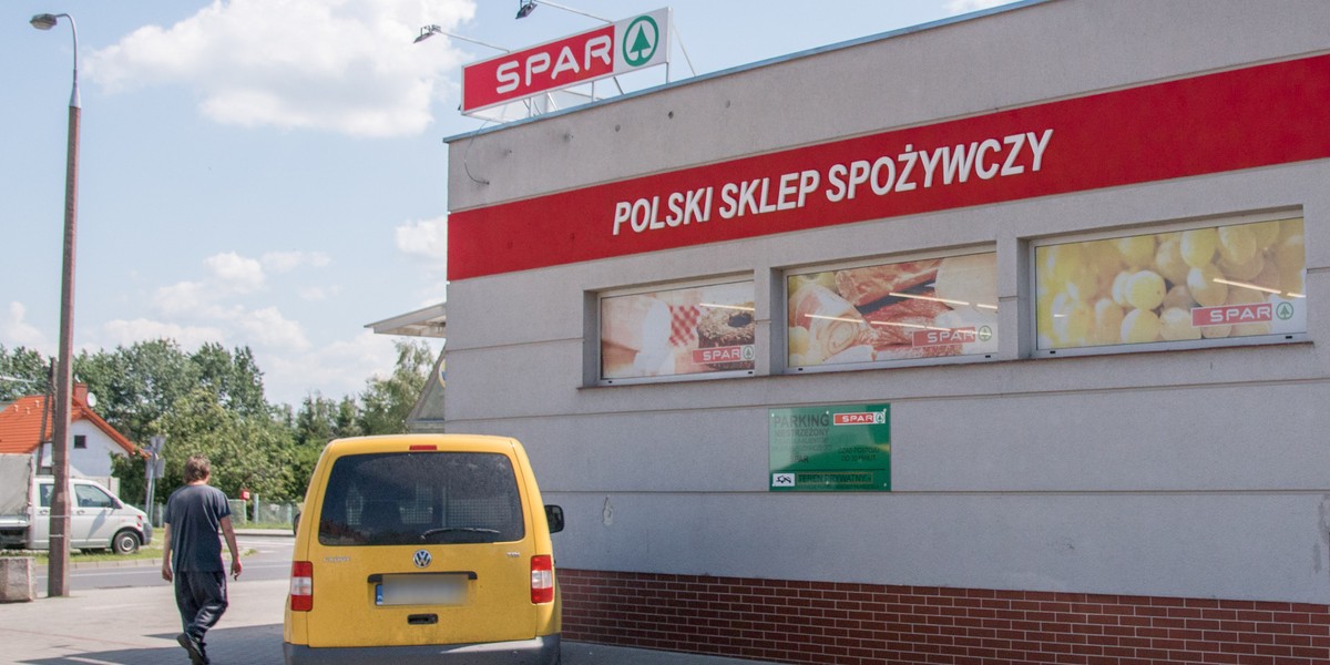 W wybranych sklepach SPAR od 7 kwietnia 2020 roku aż do odwołania i we wszystkich sklepach własnych Piotr i Paweł klientom udostępniane są ulotki z listą zakupową. Można je uzupełnić poza sklepem i zostawić w przeznaczonym do tego miejscu – załoga sklepu skompletuje koszyk i zadzwoni do klienta.