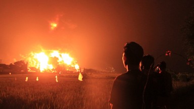 Potężny pożar rafinerii w Indonezji. Powstała ogromna kula ognia [NAGRANIE]