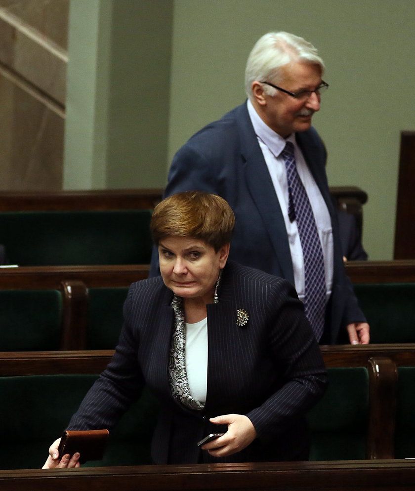 Szydło do Waszczykowskiego: "Ani mi się waż"