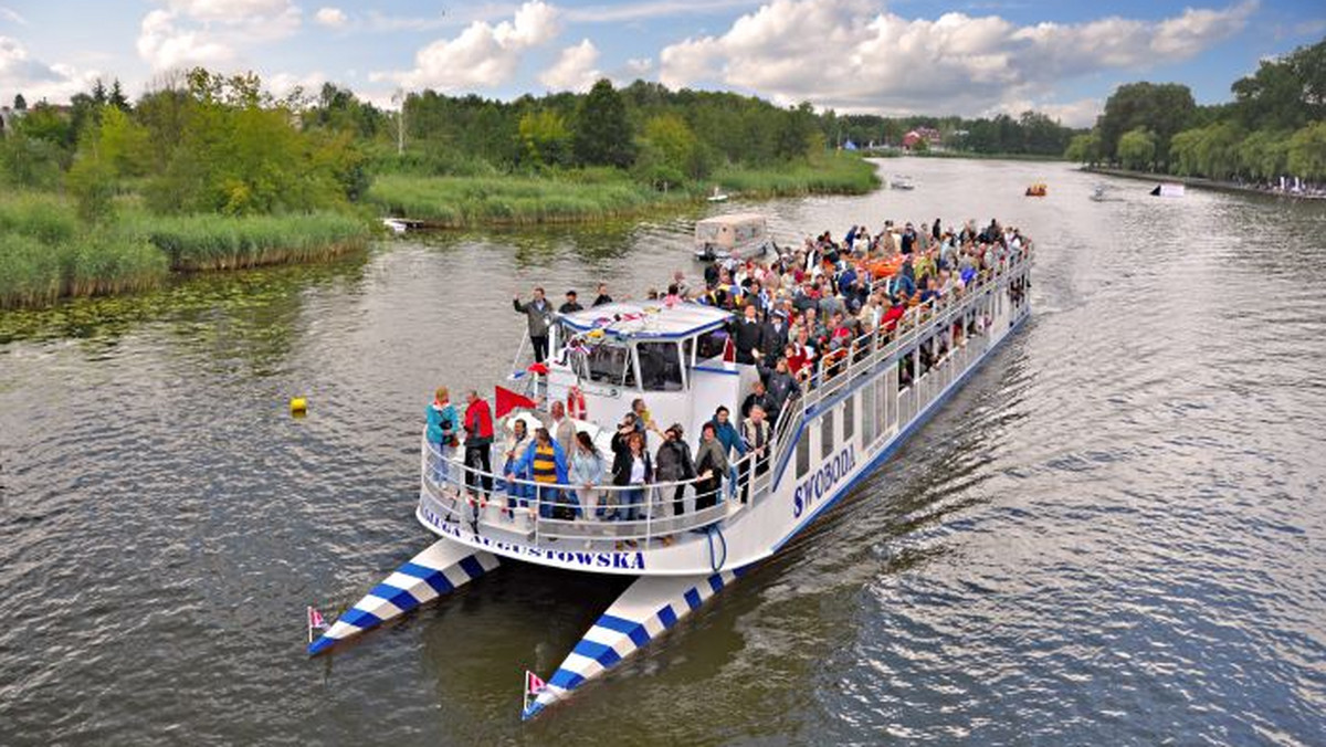 W tym sezonie statki Żeglugi Augustowskiej przewiozły 110 tys. pasażerów. Dobry wynik to efekt niespotykanie dobrej pogody, jaką mieliśmy tego lata – poinformował wiceprezes ŻA Sławomir Aleksandrowicz.