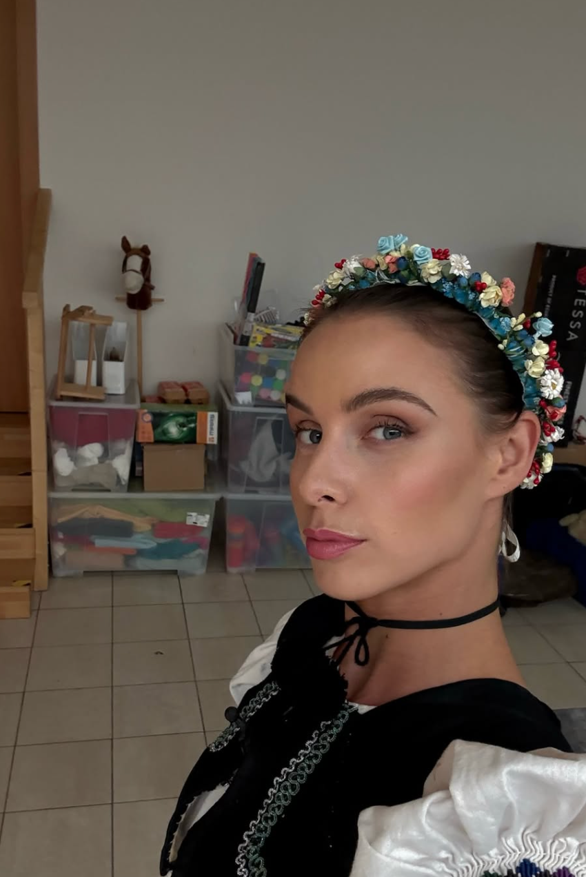 Speváčka a herečka Nela Pocisková.