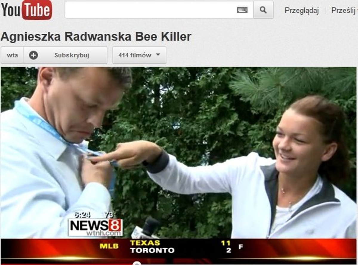 Radwańska uratowała dziennikarza przed ukąszeniem. Zobacz wideo