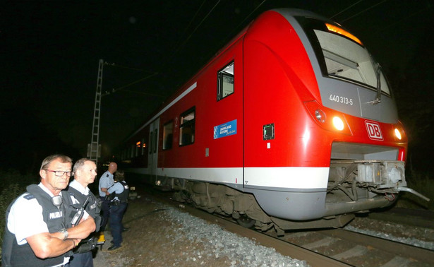 Niemieccy śledczy zdradzają motywy zamachowca z pociągu: Chciał zabijać niewiernych