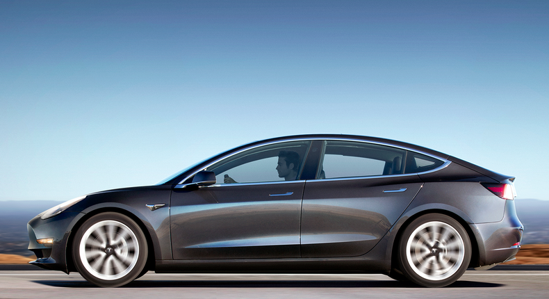 Tesla Model 3.