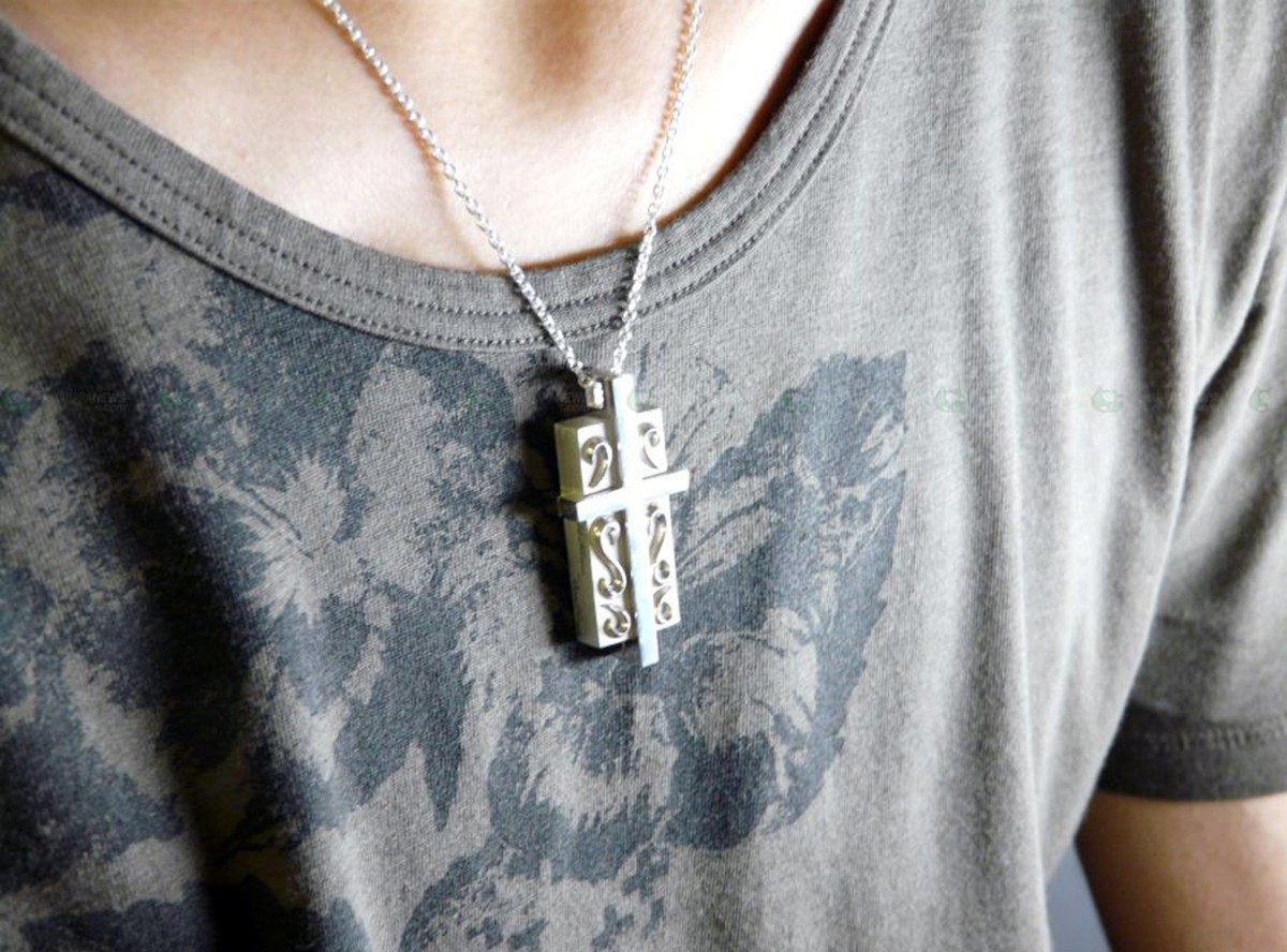 Srebrny krzyż-pendrive na szczególne okazje