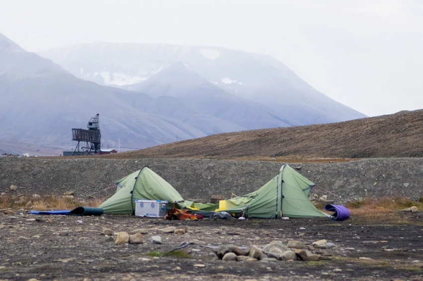 Kamp kod Longjerbijena, Svalbard