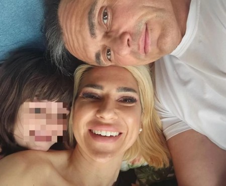 Jovana Jeremić sa ćerkom i dečkom