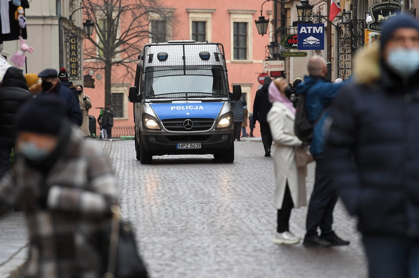 Wielkanoc w cieniu pandemii. Nowe obostrzenia w okresie świątecznym