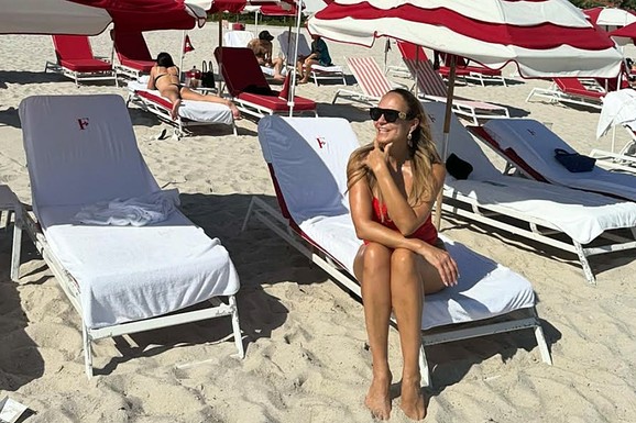 POZNATA SRPKINJA (54) SE BAŠKARI U MAJAMIJU Ima noge za medalju i godinama drži istu kilažu: "Ne morate da idete u teretanu, važno je ovoga da se pridržavate"