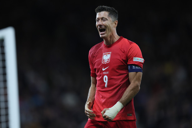 Piłkarz reprezentacji Polski Robert Lewandowski cieszy się z gola podczas meczu grupy A1 Ligi Narodów ze Szkocją