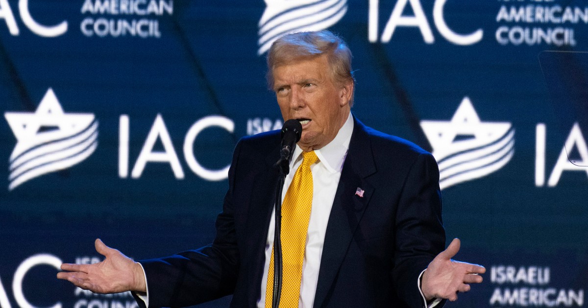 Hogy tessék? Donald Trump egy 19 éve halott műsorvezetőt követel vissza a tévébe