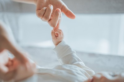 Coraz więcej gmin wypłaca własne becikowe. Znamy najnowsze dane