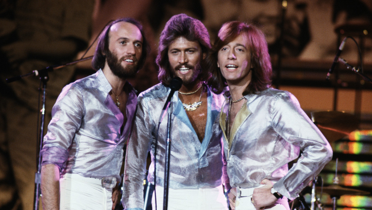 Barry Gibb zamierza wyruszyć w trasę koncertową ku czci swoich zmarłych braci - Maurice'a Robina i Andy'ego.