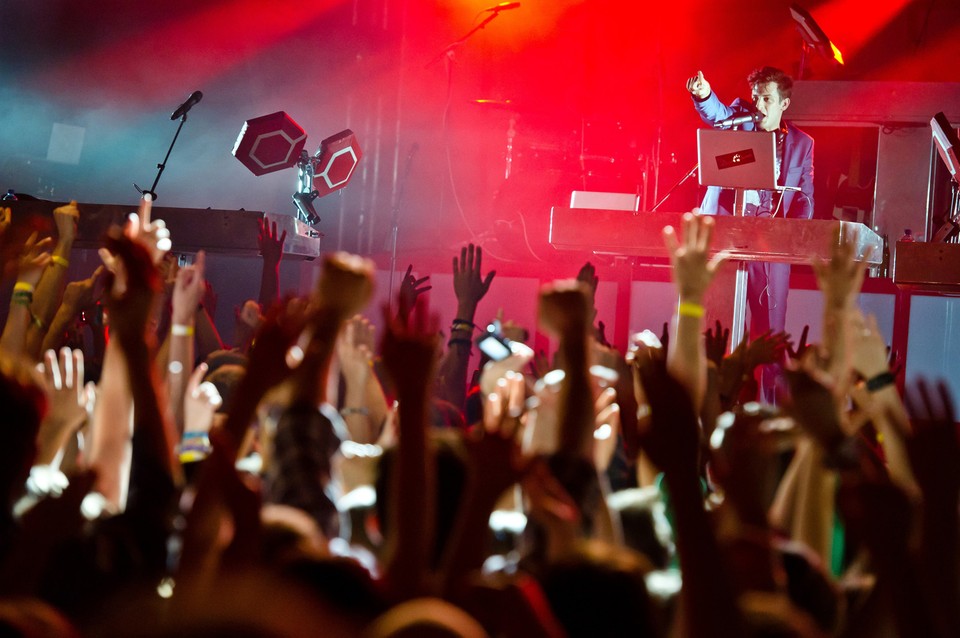 Mark Ronson &amp; Business Intl. na Roxy Festival (fot. Rafał Nowakowski / Onet.pl)