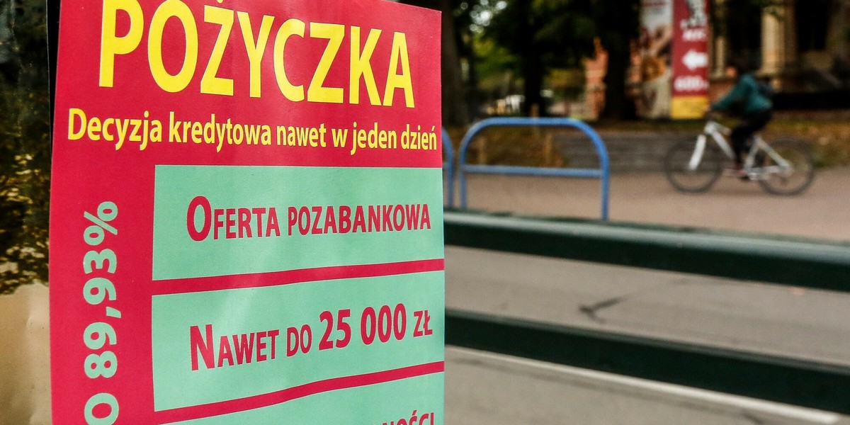 Projekt ma na celu przeciwdziałanie negatywnemu zjawisku tzw. rolowania kredytu.