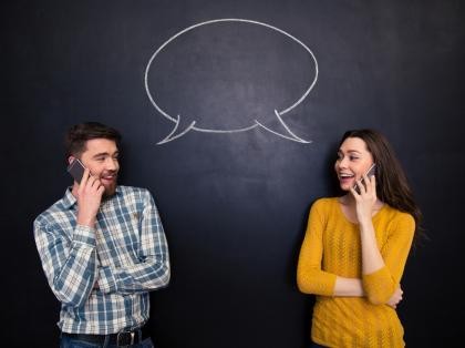 Pytani, jaką formę komunikacji preferują, odpowiadają – face to face (80 proc. respondentów badania Dawida Sillmana, amerykańskiego eksperta od pokolenia Z). Z badań nad polskimi młodymi wynika, że bardzo potrzebują uwagi. Antropolog Anna Maria Szutowicz uważa, że osoby z pokolenia Z, pomimo obiegowej opinii, nie mają trudności w nawiązywaniu relacji i kontaktów w realnym świecie. Wykazują oni jednak bardzo dużą potrzebę posiadania publiczności i skupiania na sobie uwagi. Praca z nimi będzie zatem łatwiejsza, jeśli wykaże się im odpowiednio dużo zainteresowania.