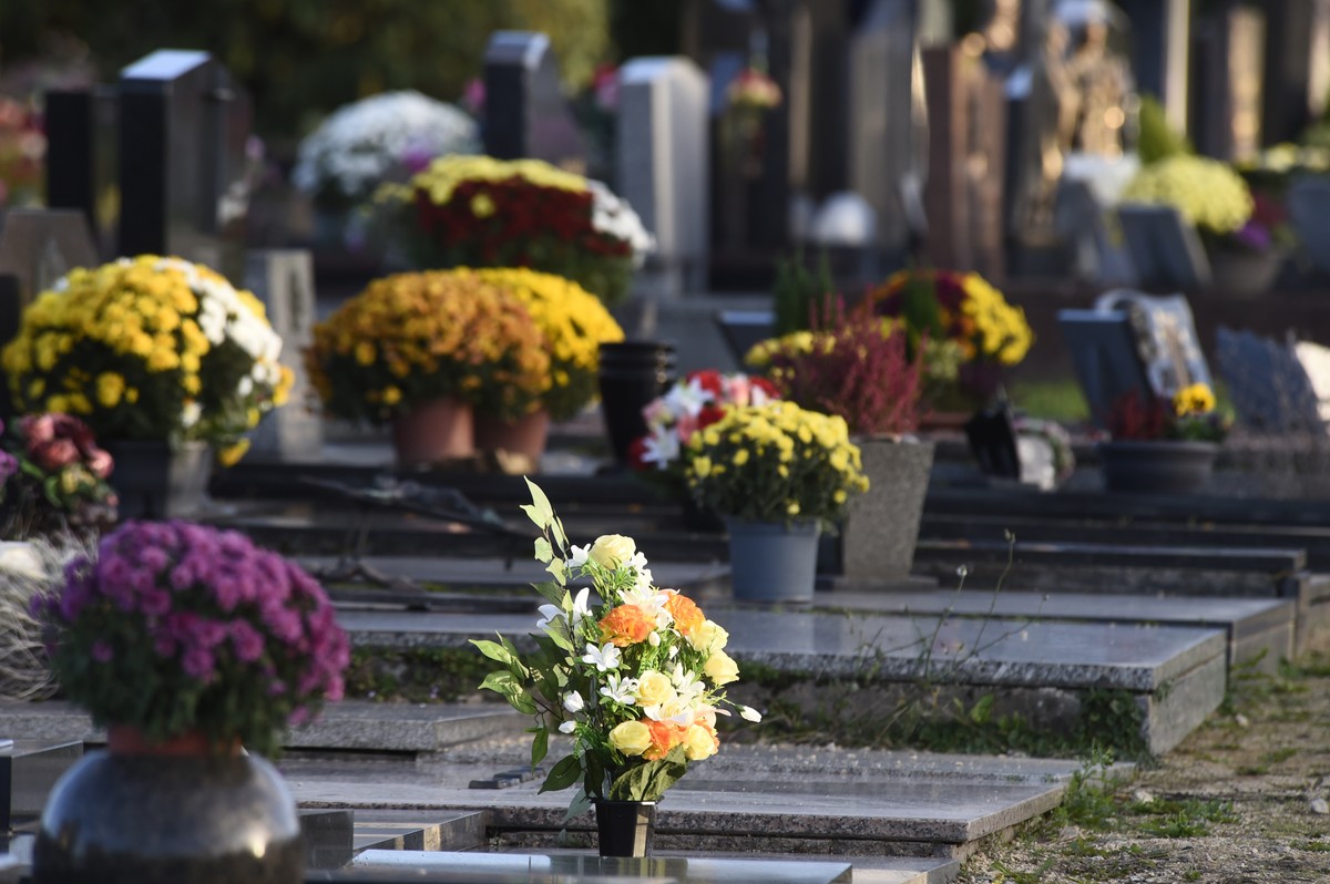 Pomniki na cmaentarzu