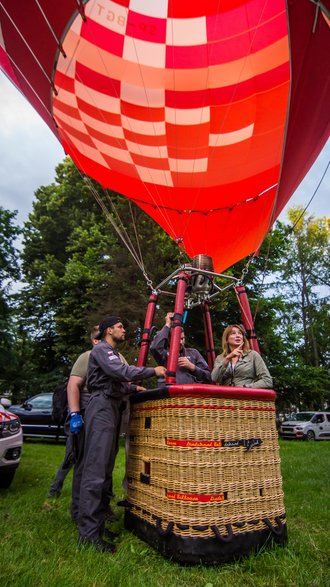 II Zawody Balonowe "In The Silesian Sky" - start balonów świtem z pszczyńskiego parku zamkowego - 25.06.2022 r. - autor: Andrzej Grynpeter