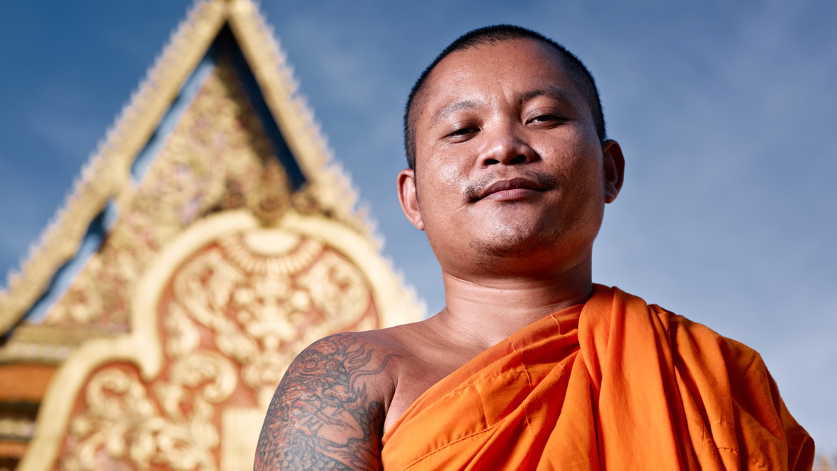 Pich David i Chan Bunna- buddyjscy mnisi z Kambodży zostali aresztowani i zawieszeni w obowiązkach po wykryciu narkotyku we krwi jednego z nich. Obaj też gwałtownie opierali się policjantom.