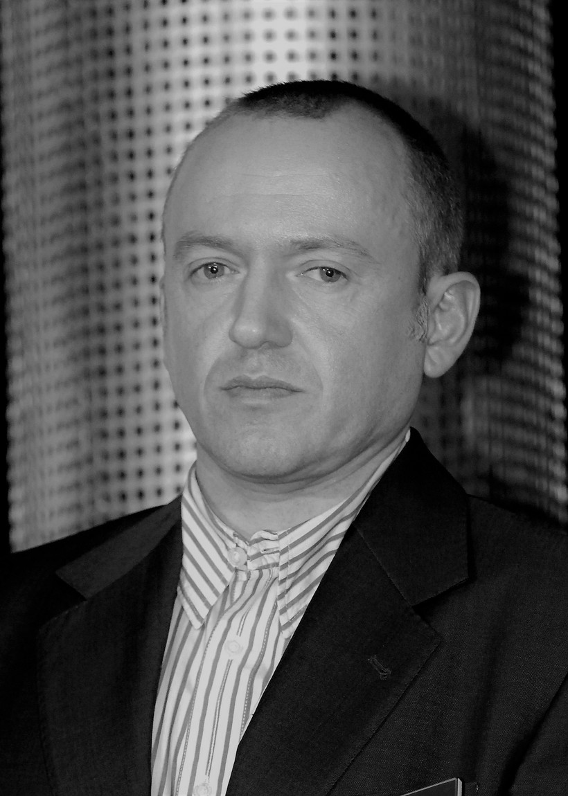 Wiktor Bater (ur. 24 września 1966 r. w Warszawie) był korespondentem polskich mediów w Moskwie. W latach 1994-1999 pracował dla Polskiego Radia, a od 1999 r. do 2007 r. dla stacji TVN. Relacjonował m.in. atak na szkołę w Biesłanie, do którego doszło 1 września 2004 r. W trakcie pracy został niegroźnie ranny.