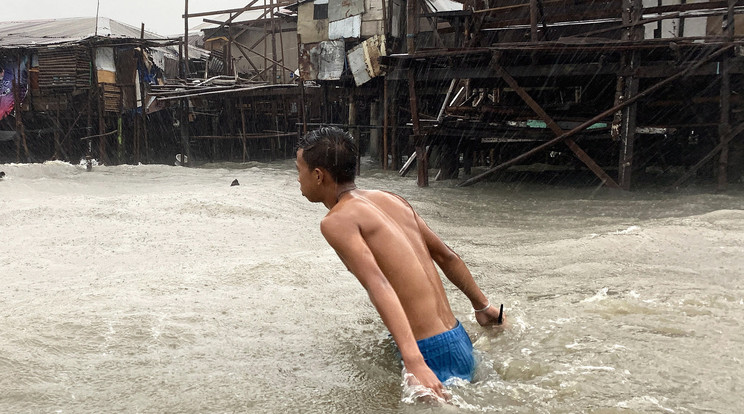 Tájfun a Fülöp-szigeteken / Fotó: MTI/EPA/Francis R. Malasig