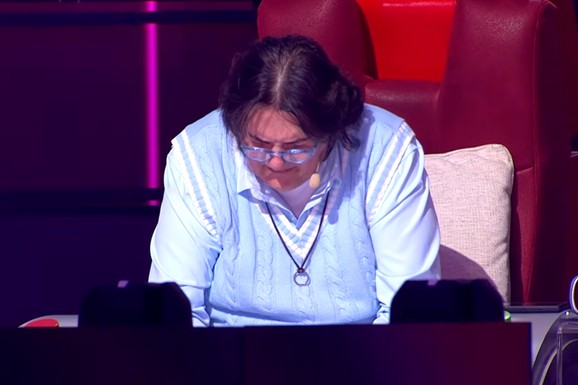 KEMIŠ NA IVICI SUZA U PINKOVIM ZVEZDAMA Zbog jedne pesme ostao zatečen usred emisije: "Molim te, samo mi ponovi"