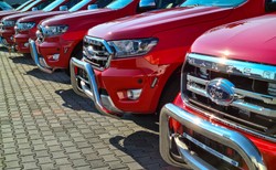 Ford Ranger wygrał przetarg straży pożarnej. To terenówki z zawieszeniem pneumatycznym