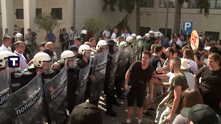 Sukob ispred Skupštine Vojvodine