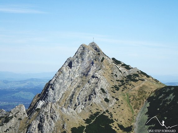 Widok na Giewont z podejścia na Małołączniak