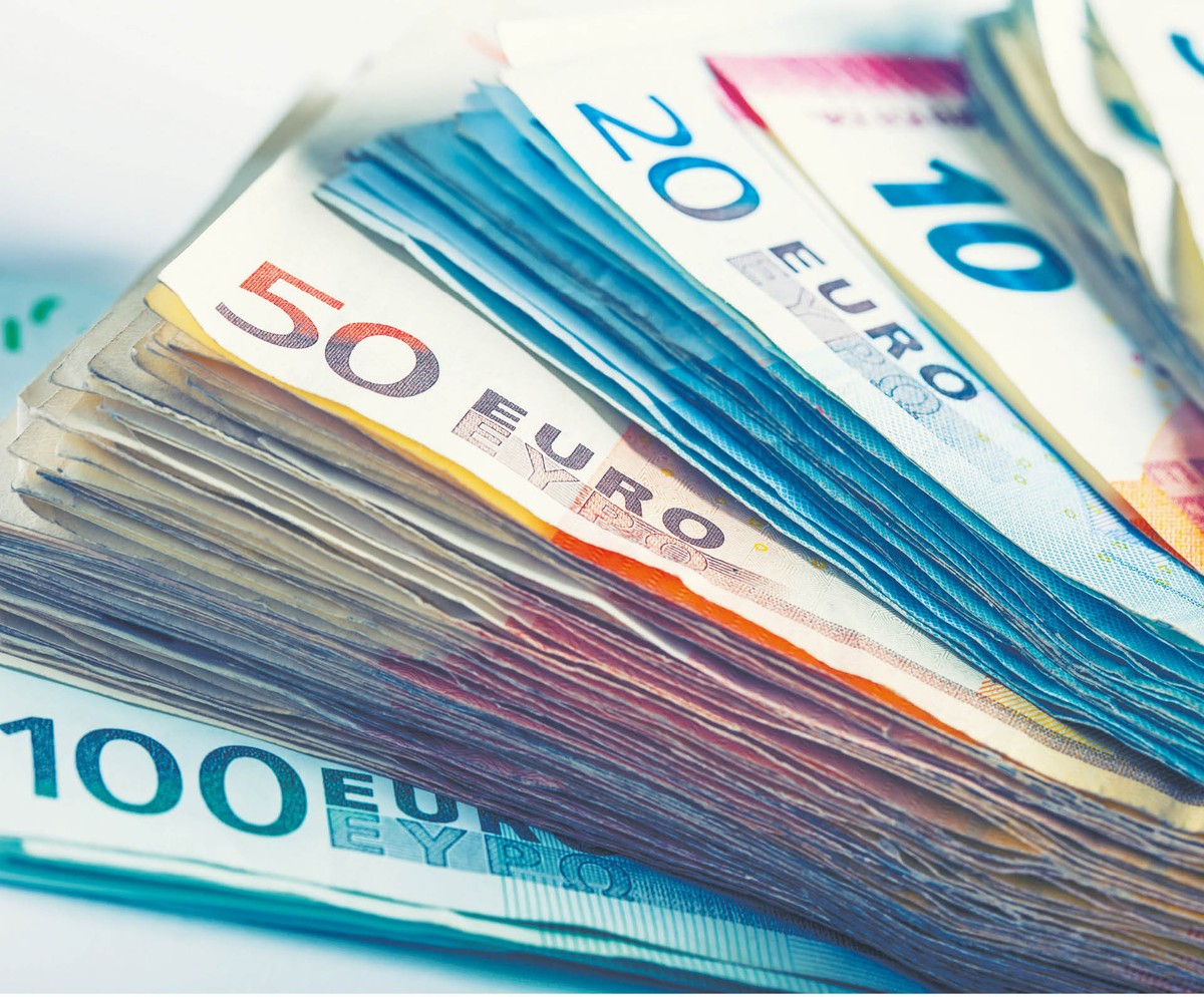 Z długiem i z euro na wojnę. Tradycyjne narzekania na nadmiernie restrykcyjną politykę fiskalną nie zawsze są słuszne [WYWIAD]