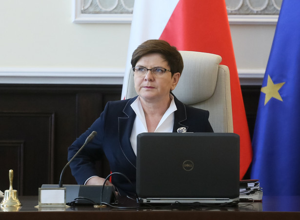 Premier Szydło powiedziała w poniedziałek w TVP Info, że w Warszawie na spotkaniu szefów rządów państw Grupy Wyszehradzkiej i krajów Beneluksu, temat wydarzeń w Londynie zostanie poruszony