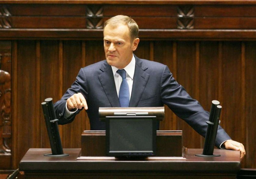 Tusk łysieje przez aferę?! ZOBACZ ZDJĘCIA