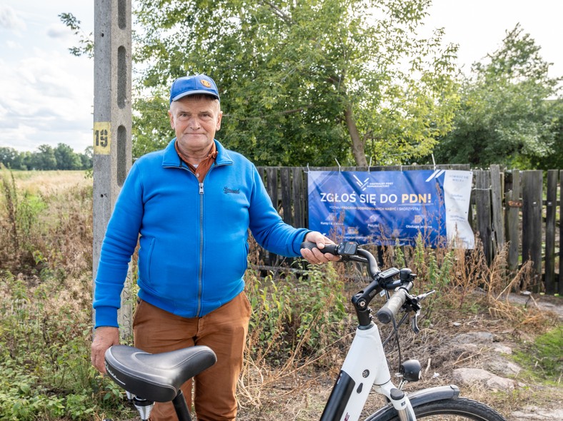 Sławomir, jego elektryczny rower i gospodarstwo przejęte przez spółkę CPK.