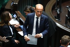 KO też będzie walczyć o reparacje. Budka stawia kluczowy warunek