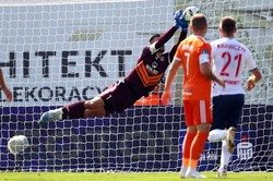 3 gole w 8 minut. Piłkarze z Niecieczy wygrali pierwszy raz w sezonie [WIDEO]