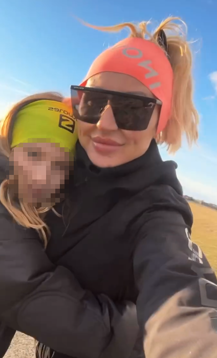 Influencerka a fitness trénerka Andy Opalena prišla o dcérku.