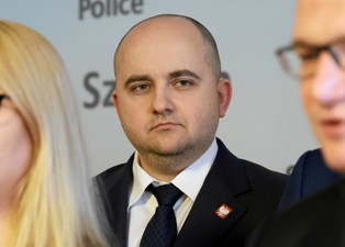 Poseł Matecki ukarany za wejście na dach Sejmu