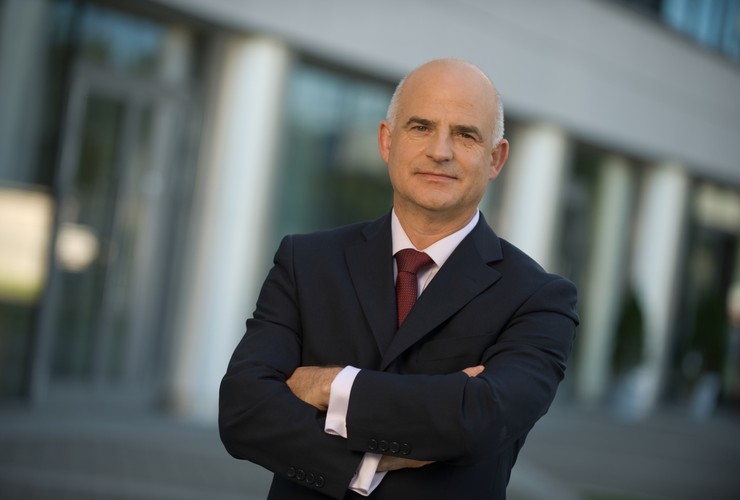 <strong>28. Mirosław Bieliński</strong><br /><br />

prezes Energi SA<br /><br />

Końcówka ubiegłego roku na warszawskiej giełdzie bez wątpienia należała do Energi i jej prezesa Mirosława Bielińskiego.<br /><br />