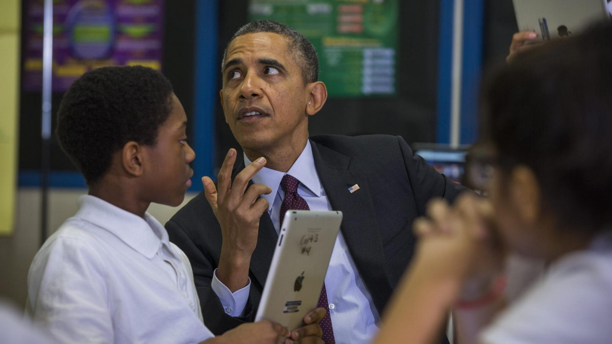 Prezydent Barack Obama ujawnił we wtorek nowy, realizowany we współpracy z firmami telekomunikacyjnymi i gigantami informatycznymi program, który ma doprowadzić do podłączenia do internetu szerokopasmowego praktycznie wszystkie szkoły w USA w ciągu pięciu lat.
