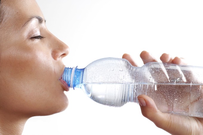Ha ilyen ásványvizet vett, meg ne igya, fogyasztásra alkalmatlan!