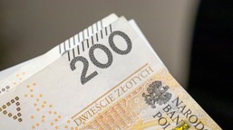 zus wypłaci 689 zł od marca. kto dostanie specjalny dodatek?