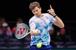 19 asów nie wystarczyło na Dimitrowa. Hurkacz odpadł w ćwierćfinale turnieju ATP w Paryżu