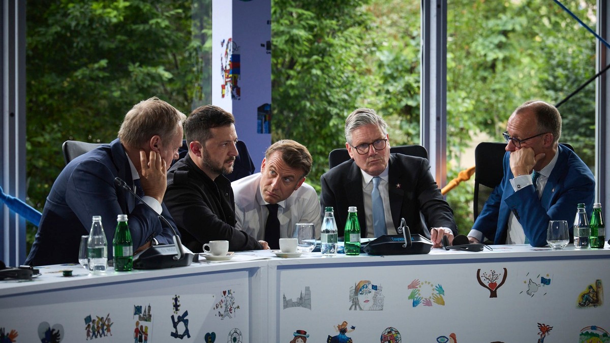 Donald Tusk, Volodimir Zelenski, Emanuel Makron, Kir Starmer i Fridrih Merc