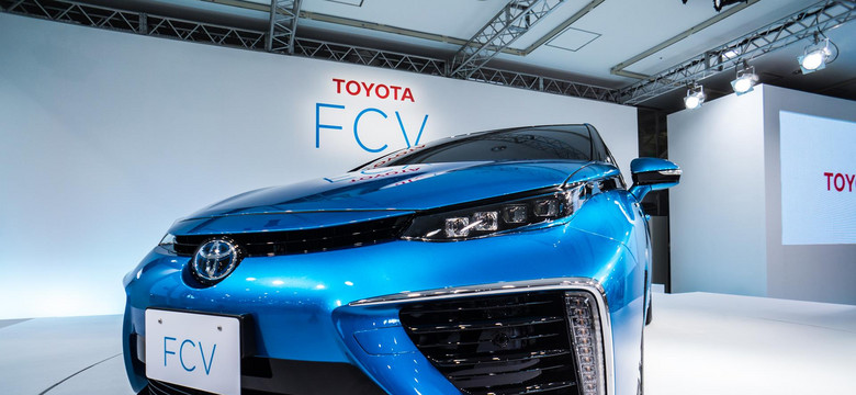 Toyota ujawniła nową limuzynę z innowacyjnym napędem. Pierwsze zdjęcia FCV