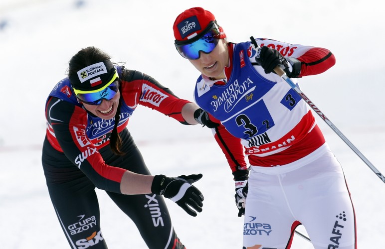 Tak Justyna Kowalczyk i Sylwia Jaśkowiec cieszyły się z medalu w Falun