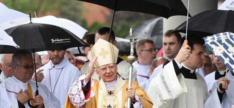 Abp Jędraszewski: Kryzys wartości w polskim szkolnictwie, gender, LGBT, wszystko to uderza w godność człowieka