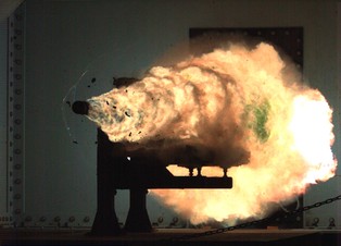 Szyną w proch. Amerykanie uzbroją marynarkę wojenną w działa magnetyczne